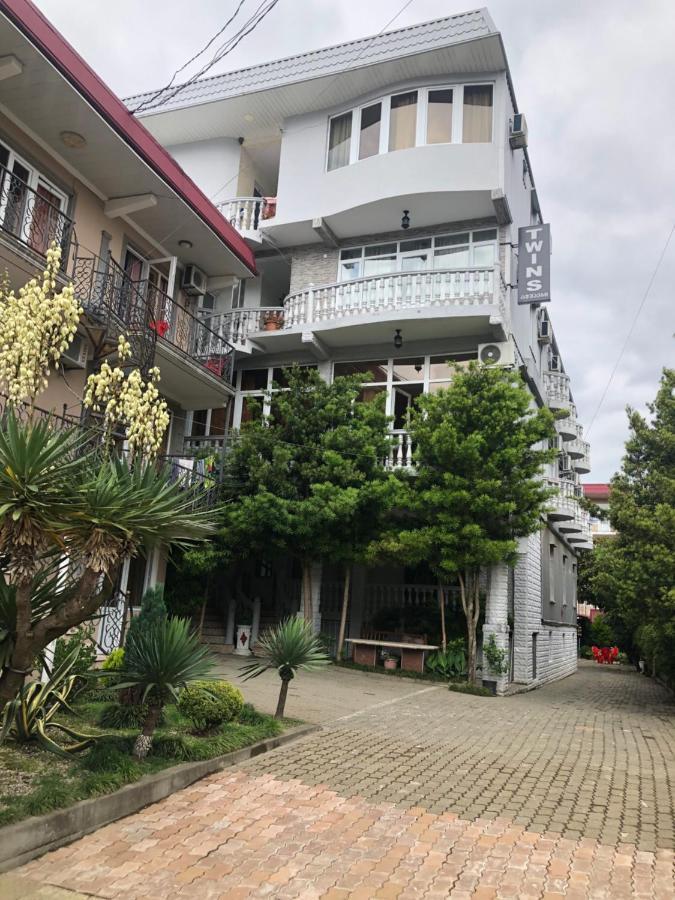 Twins Guest House By Black Sea Kobuleti Exterior foto