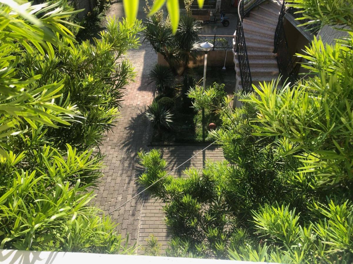 Twins Guest House By Black Sea Kobuleti Exterior foto